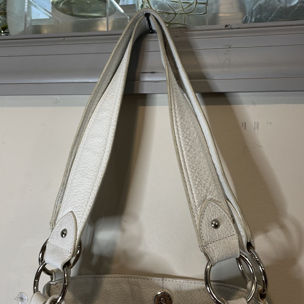 ☔️ WHITE LEATHER BOHEMIAN W/TASSLE EUC CONDITION!!! - Picture 3 of 15